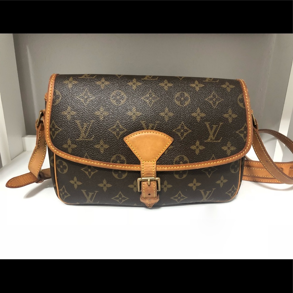 AUTHENTIC Louis Vuitton Sologne Monogram Crossbody